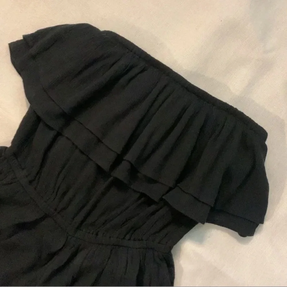 Strapless Rompers - Picture 3 of 4